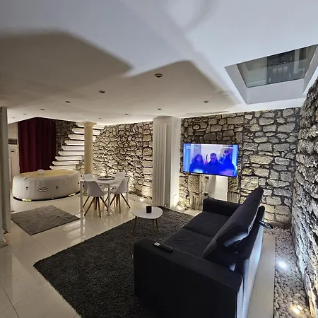 Daire White Loft